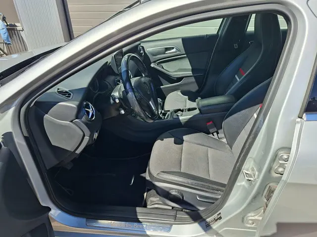 Mercedes-Benz A-Klasse 180 1e Eigenaar Navi 2014 Benzine 8
