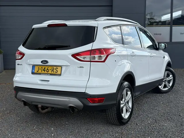 Ford Kuga 1.5 Titanium 2014 Benzine 2