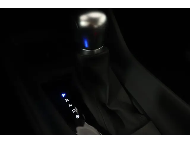 Toyota C-HR 1.8 Hybrid Active, 2022 Hybride Benzine 30