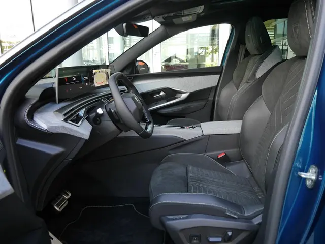 Peugeot 5008 1.2 Hybrid 136 GT 2026 Hybride Benzine 9