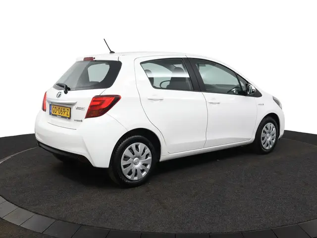 Toyota Yaris 2