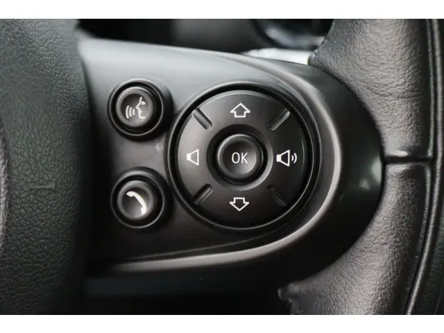 MINI Countryman Mini 1.5 Cooper 2017 Benzine 32