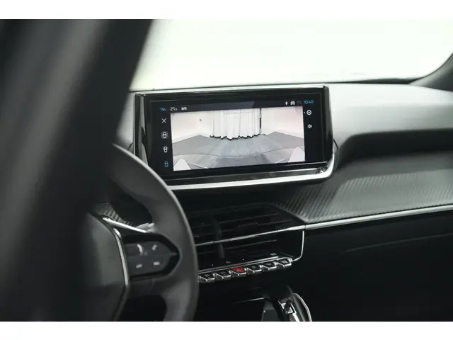 Peugeot 2008 PureTech 130 EAT8 Allure 2024 Benzine 50