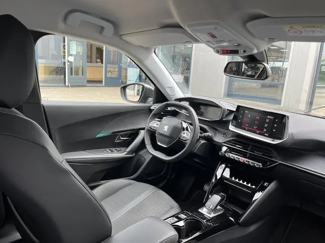 Peugeot 2008 1.2 PureTech Allure Pack 2021 Benzine 65