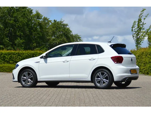 Volkswagen Polo 1.0 TSI Highline Business R 2021 Benzine 50