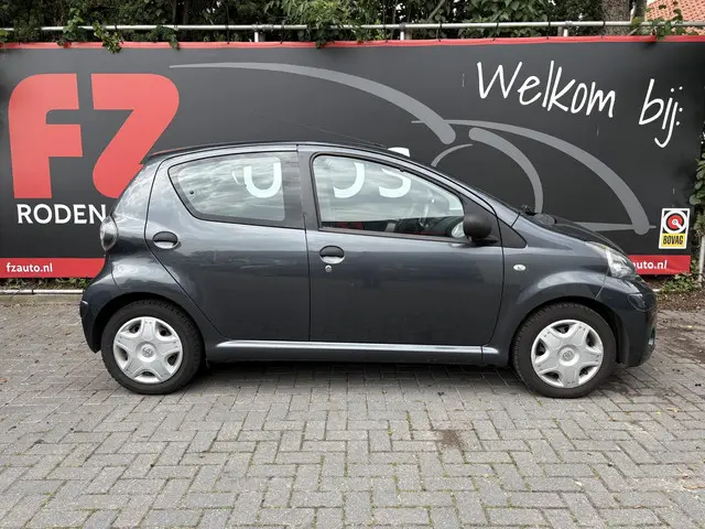 Toyota Aygo 1.0 VVT-i Now 2014 Benzine 4