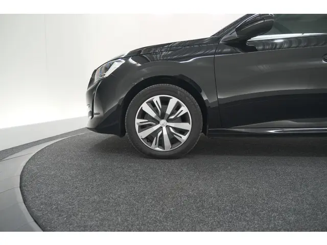 Peugeot 208 PureTech 100 EAT8 Active Pack 2023 Benzine 17