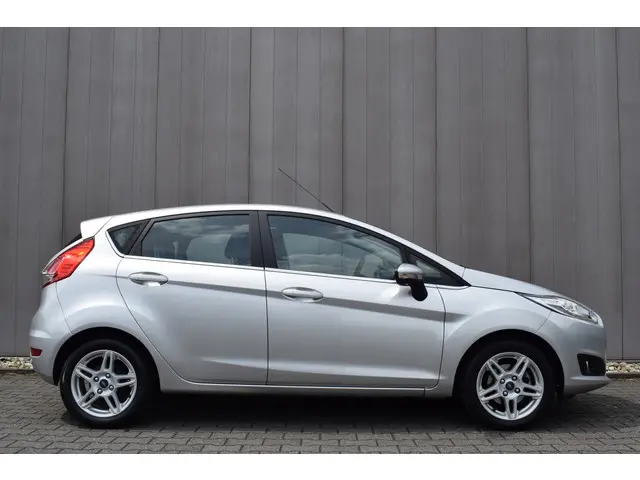 Ford Fiesta 1.0 EcoBoost Titanium 2015 Benzine 4