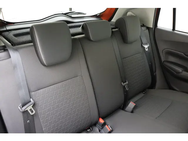 Suzuki Swift 1.2 Style Smart Hybrid 2025 Benzine 15