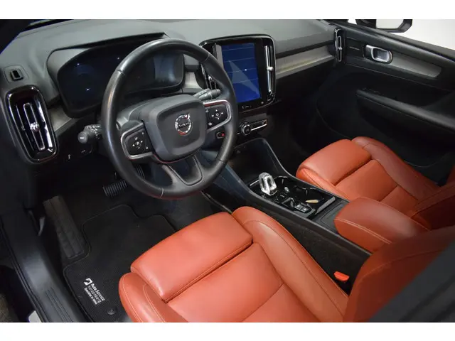 Volvo XC40 2.0 T5 250pk AUT8 AWD Inscription/ 2019 Benzine 4
