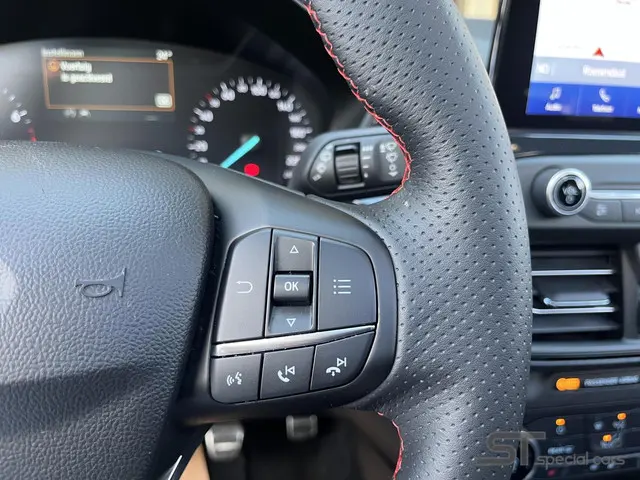 Ford Focus 1.5 EcoBoost ST Line|Pano|18 inch 2019 Benzine 18