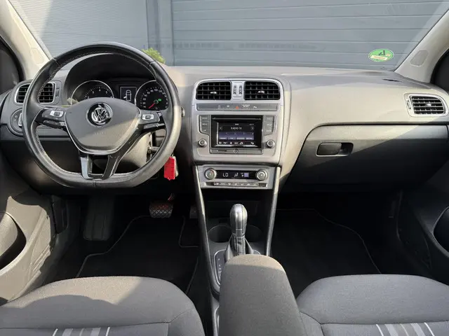 Volkswagen Polo 1.2 TSI Comfortline 2015 Benzine 8