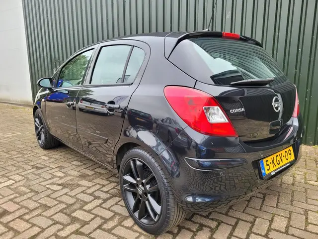 Opel Corsa 1.2 Rhythm NAVI 1e Eigenaar 2013 Benzine 3