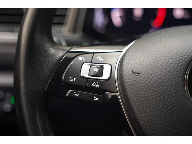 Volkswagen T-Roc 1,0 TSI Style [ACC, AC, LED] 2018 Benzine 16
