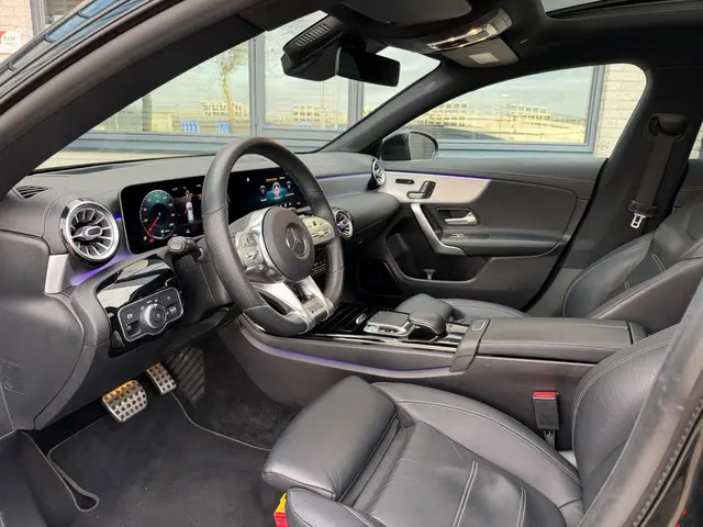 Mercedes-Benz CLA Shooting Brake 180 AMG 2020 Benzine 9