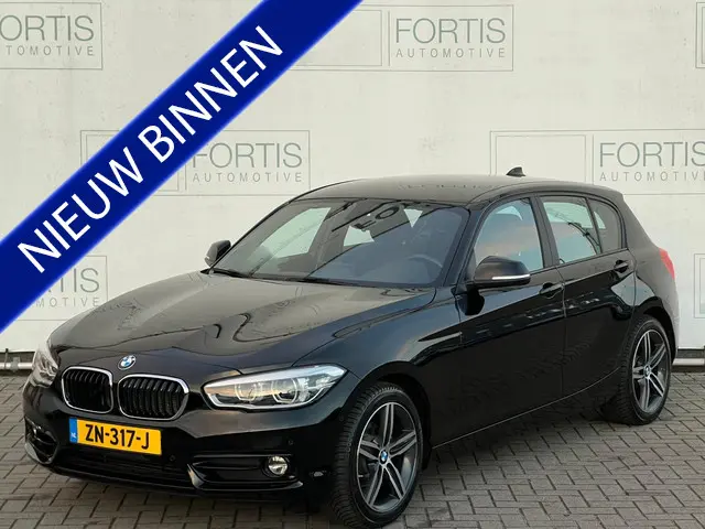 BMW 1 Serie 118i Sport Line Edition 2019 Benzine