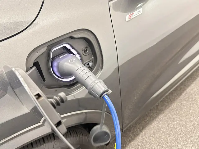 Ford Kuga 2.5 PHEV ST-Line 2023 Hybride Benzine 33