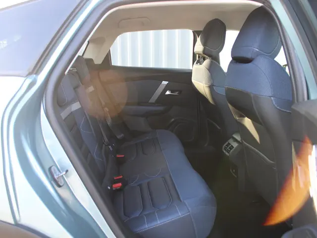 Citroën C4 1.2 PT 130 AUTOMAAT SHINE 2021 Benzine 12