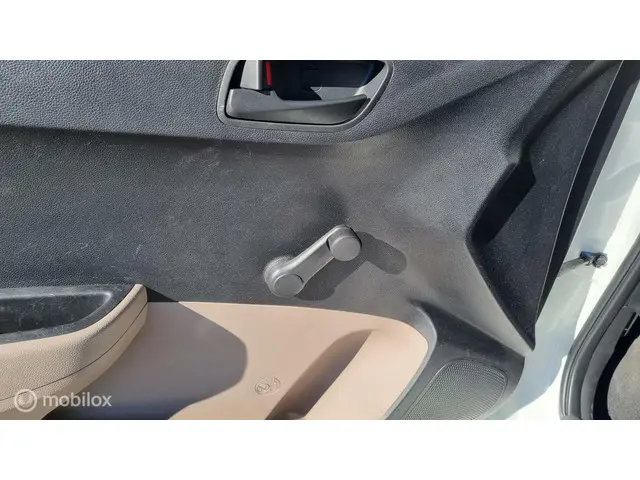 Hyundai i10 1.0i i-Drive 2017 Benzine 11