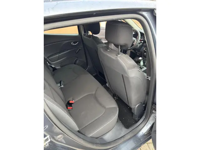 Renault Clio 1.5 dCi Intens 2018 Benzine 12