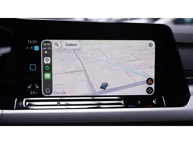 Volkswagen Golf 1.5 eTSI Life Business 2023 Benzine 33