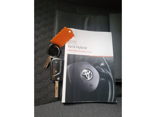 Toyota Yaris 1.5 Hybrid Active 2022 Hybride Benzine 16