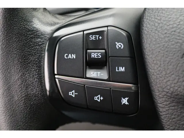 Ford Transit Custom 300 2.0 TDCI L2H1 DC 2020 Diesel 40