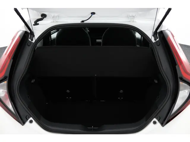 Toyota Aygo X Hybrid 115 play 2026 Hybride Benzine 23