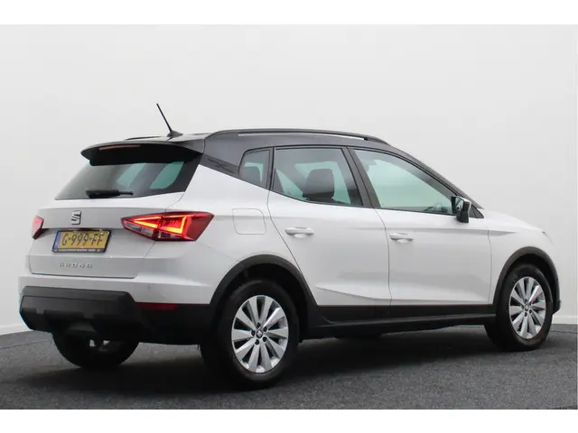 SEAT Arona 1.0 TSI Style Business Intense 2019 Benzine 19
