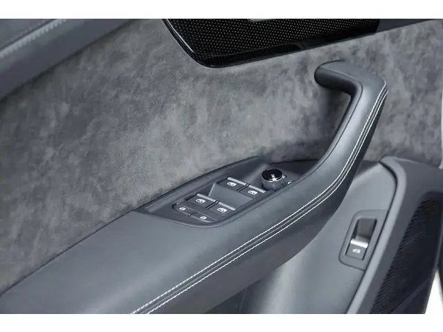 Audi SQ8 4.0 TFSI quattro 2021 Benzine 26