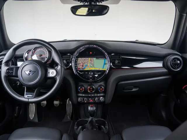 MINI 5-Deurs Cooper 2022 Benzine 9