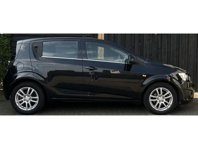 Chevrolet Aveo 1.6 2012 Benzine 6