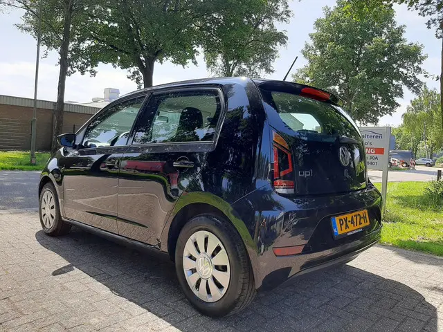 Volkswagen up! 3
