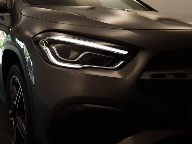 Mercedes-Benz GLA 250 e Style 2020 Hybride Benzine 13