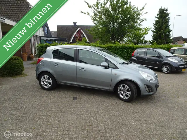 Opel Corsa 1.2 EcoFlex Selection 2013 Benzine 2
