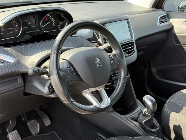 Peugeot 208 1.2 PureTech Allure 2016 Benzine 7