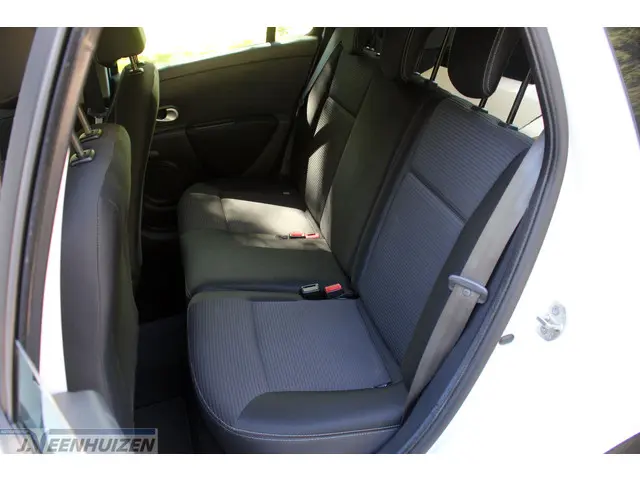 Renault Clio Estate 1.2-16V Authentique 2012 Benzine 11