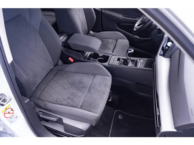 Volkswagen Golf 1.0 TSI Life 2020 Benzine 32