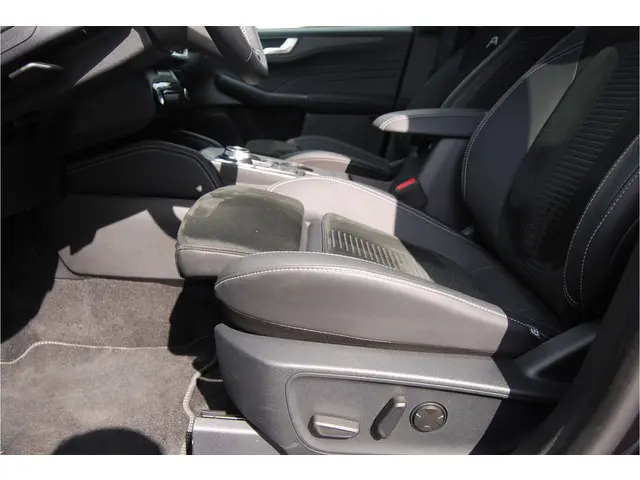 Ford Kuga 2.5 PHEV 243 PK Active X 2024 Hybride Benzine 18