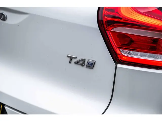 Volvo XC40 2.0 T4 R-Design 2019 Benzine 30