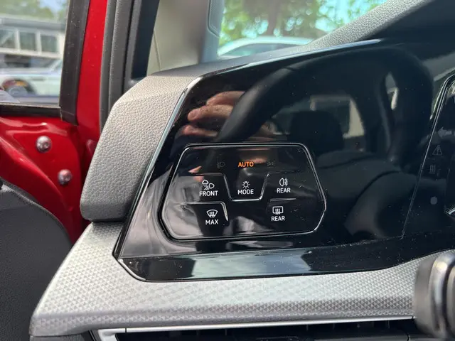 Volkswagen Golf 1.0 eTSI Life 2021 Benzine 16