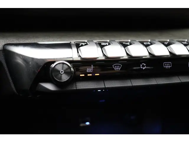 Peugeot 5008 1.2T 130pk GT 2023 Benzine 33