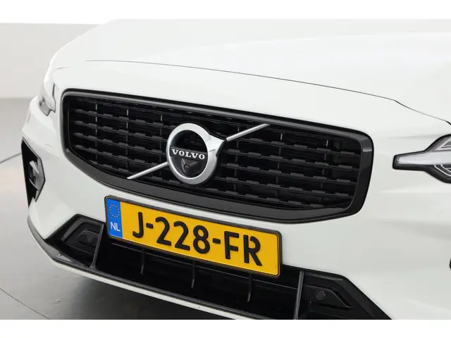 Volvo V60 2.0 B4 R-Design 2020 Hybride Benzine 25