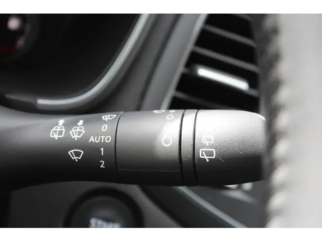 Renault Mégane Estate 1.3 TCe Limited 140 pk 2020 Benzine 40