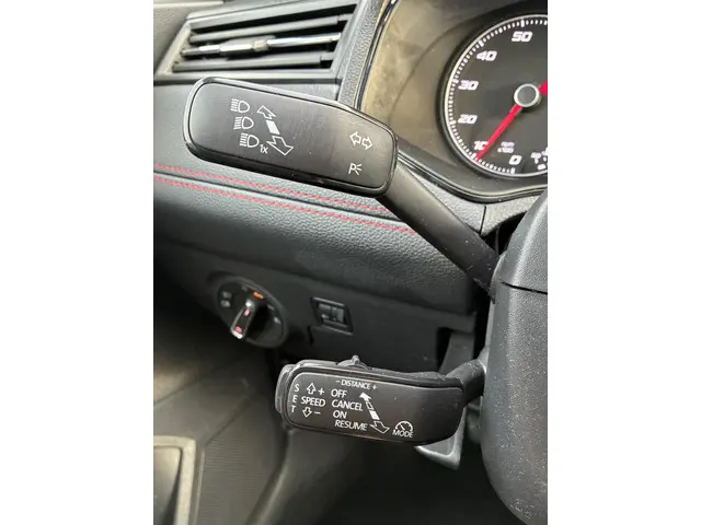 SEAT Arona 1.5 TSI EVO FR Business Intense 2019 Benzine 42