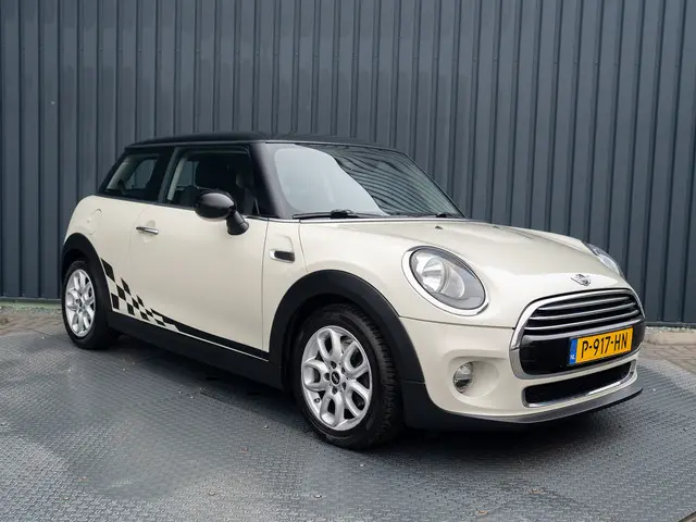 MINI Cooper Mini 1.5 Chili Serious Business 2016 Benzine 18