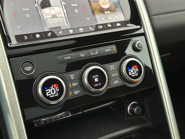 Land Rover Discovery 3.0 Td6 HSE Luxury 2019 Diesel 29