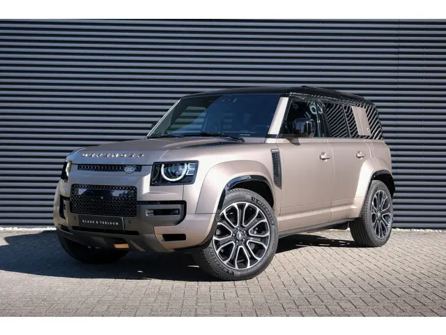 Land Rover Defender 2