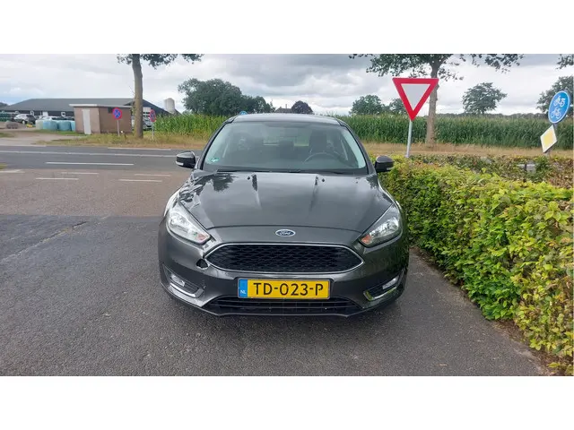 Ford Focus Wagon 1.0 Lease Edition 2017 Benzine 8