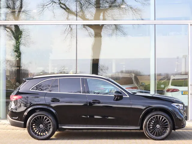 Mercedes-Benz GLC 400 e 4MATIC 2023 Hybride Benzine 5